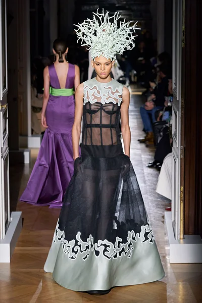 Look 46
